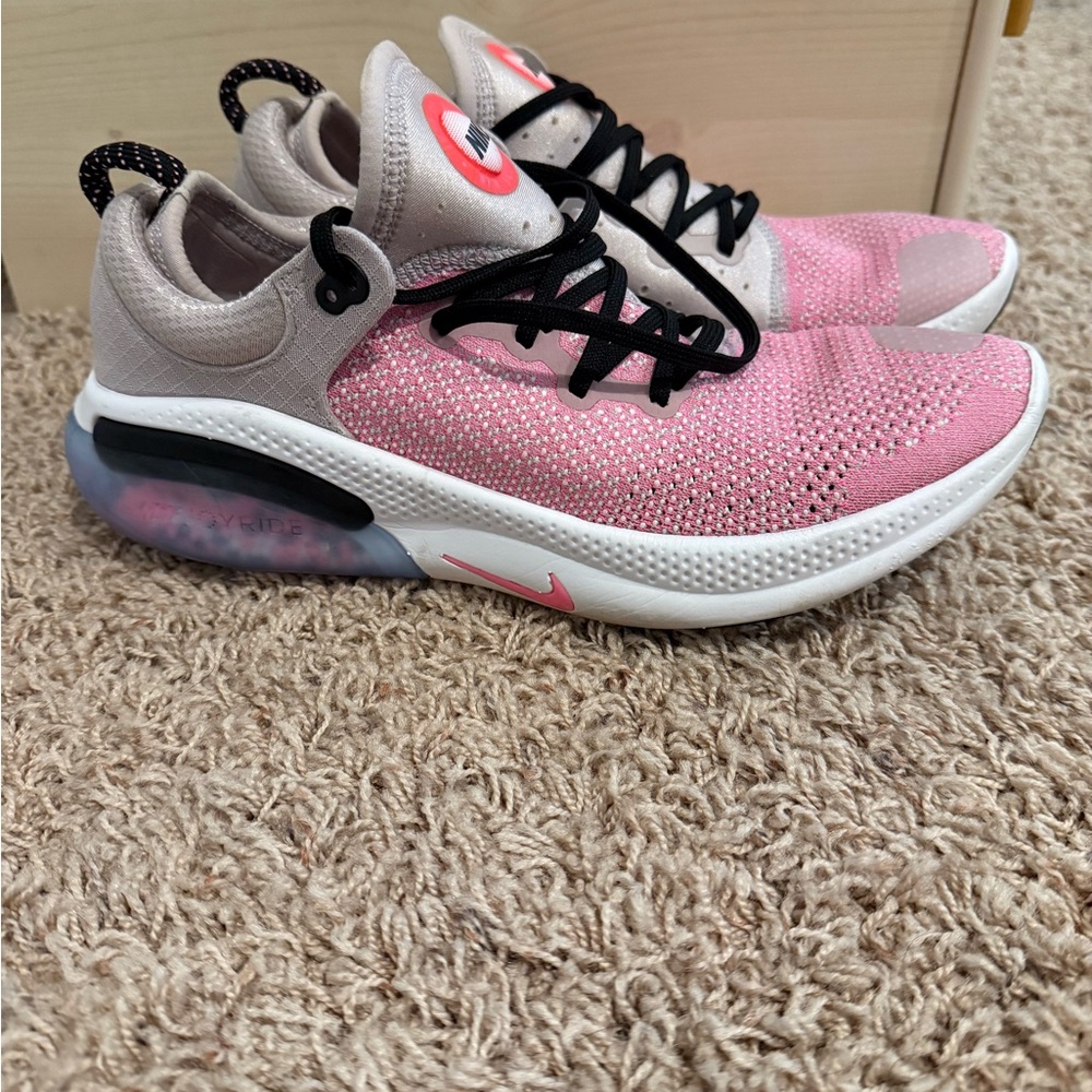 Women’s Nike Joyride Run Flyknit Pink Sneakers, size 10